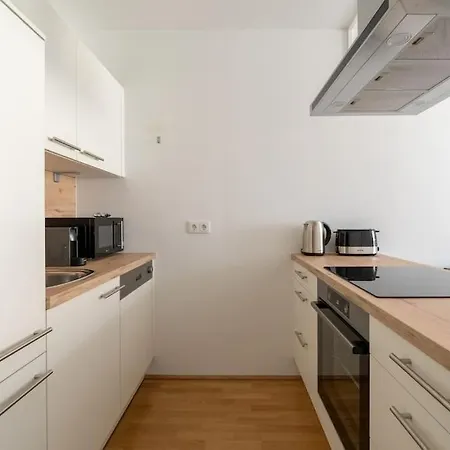 Spotless 1br, Quick Link By Hm *