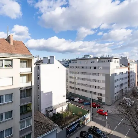 Spotless 1br, Quick Link By Hm Apartmán