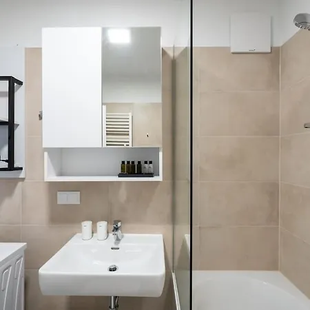 Apartment Trendy 1br, Direct Access By Hm *