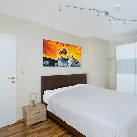 Karmeliter Flat | Contactless Check-in *