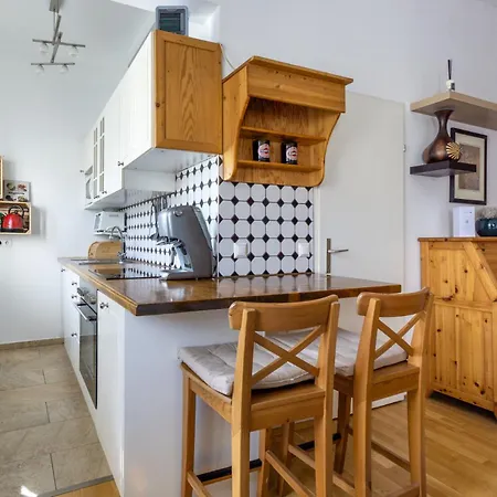 Next To Stadthalle & Westbahnhof Apartment *