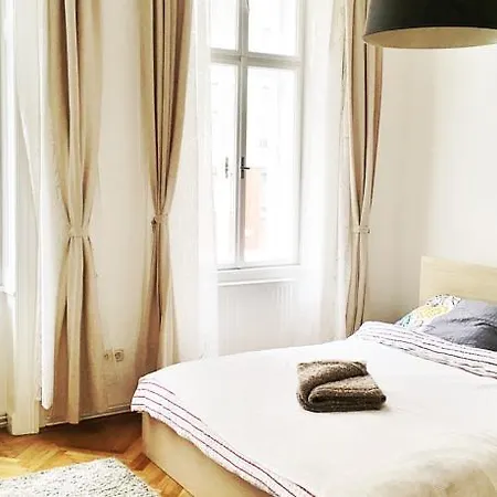 Mariahilfer Apartment Vienna