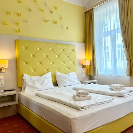 Hotel Very Central, 5 Min To Center, Self Check In Viena