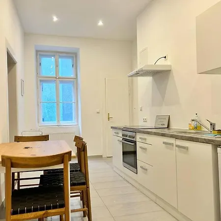 Quiet 60 M2 With Free Parking Vienna