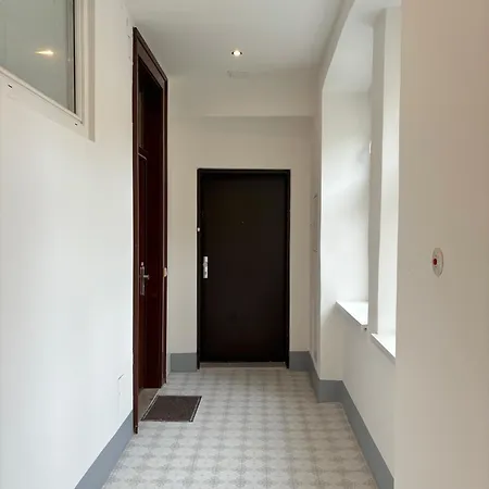 Apartment Schoenes Design, 3 Queensize-betten, Walk In Dusche, Kueche Komplett Mit Nespresso, Zusatzpaket Moeglich Kleinkinderbett, Kindergeschirr, Hochstuhl Vienna