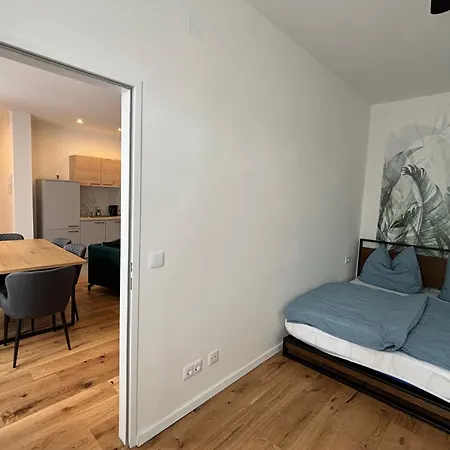 Schoenes Design, 3 Queensize-betten, Walk In Dusche, Kueche Komplett Mit Nespresso, Zusatzpaket Moeglich Kleinkinderbett, Kindergeschirr, Hochstuhl * Vienna