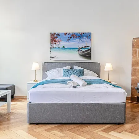 Brilliant 2br Apt. Near Akh-hospital Apartment