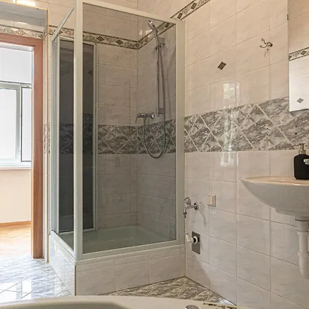 Brilliant 2br Apt. Near Akh-hospital Apartment