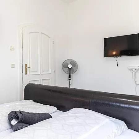 Ubytování v soukromí Triple In An Elegant House Gd