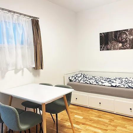 Sievering18 A-b Apartment Vienna