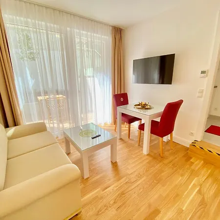 Steiner Residences Rembrandt Apartment