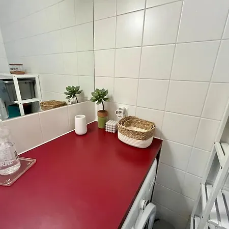 Spacious In The Popular 7th District Apartment