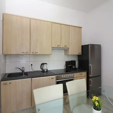 Cozy In Floridsdorf Area Pr4 Homestay *