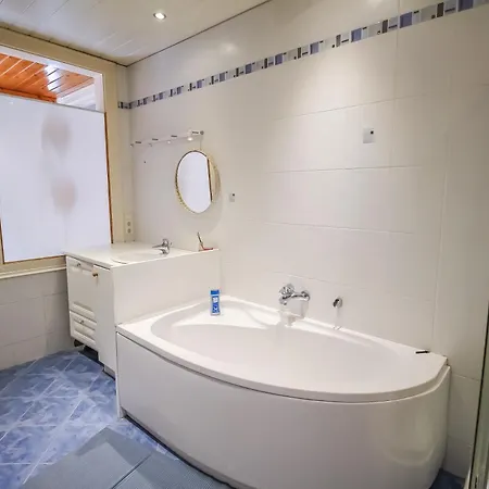 Cozy In Floridsdorf Area Pr6 *