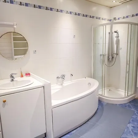Cozy In Floridsdorf Area Pr6 Accommodatie bij particulieren *