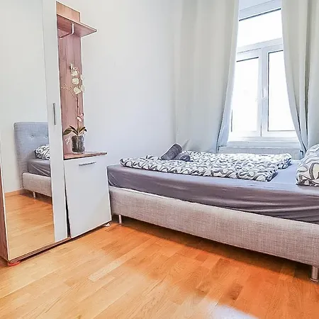 Apartment In Josefstaedter Strasse Area *
