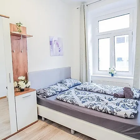 In Josefstaedter Strasse Area Apartment