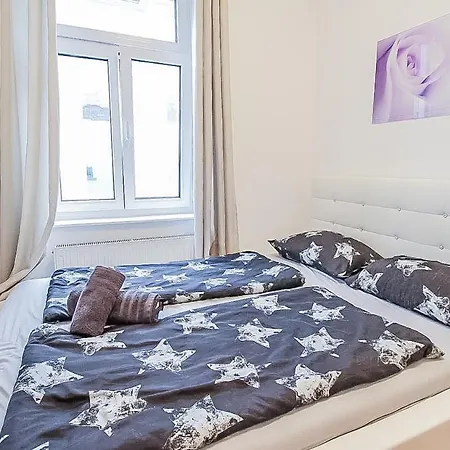Apartment In Josefstaedter Strasse Area