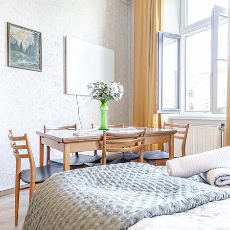 Apartmán Vintage 1br With Shared Garden - U6 Metro & Danube