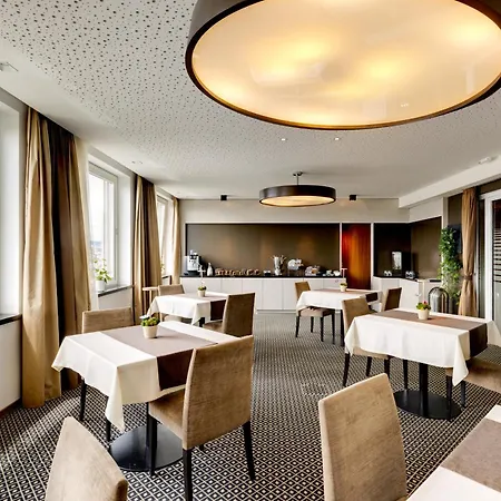 Am Parkring 4*
