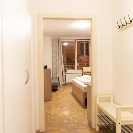 Living - Stephansdom Bécs