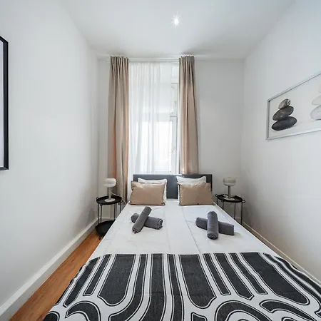 אכסניה Nice Central City Room