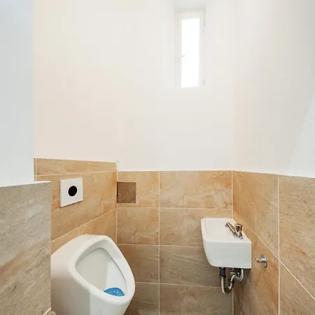 Nice Central City Room * וינה
