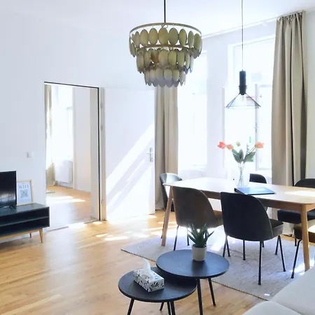 The 77 Erna Apartment *