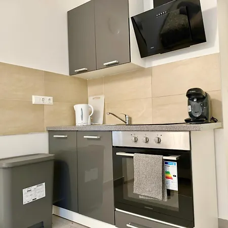Stylish Schonbrunn - Free Underground Parking Apartment