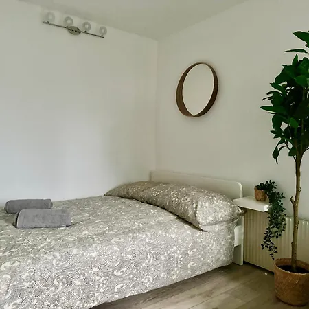 Stylish Schonbrunn - Free Underground Parking Apartment