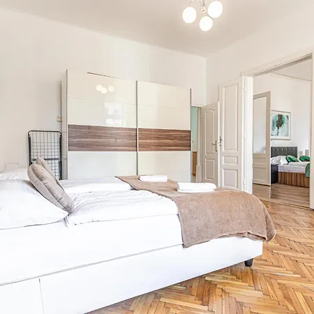 Timeless Vienna: 2br In The Historic District * Vienna