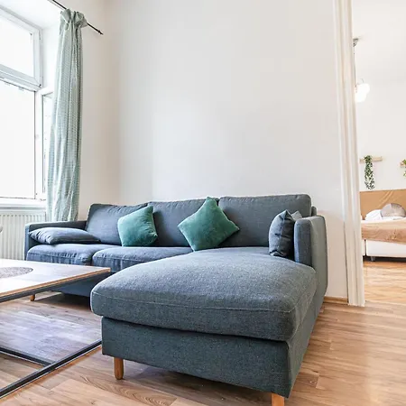 Timeless Vienna: 2br In The Historic District Apartment