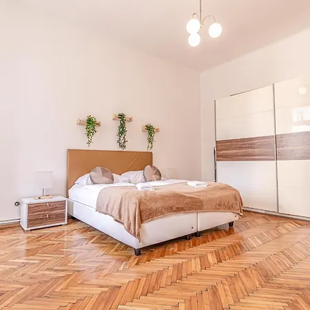 Timeless Vienna: 2br In The Historic District