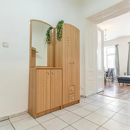 Timeless Vienna: 2br In The Historic District * Vienna