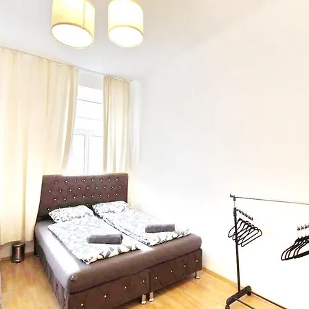 Comfortable Near Schoenbrunn Palace Hl Kwatera prywatna *
