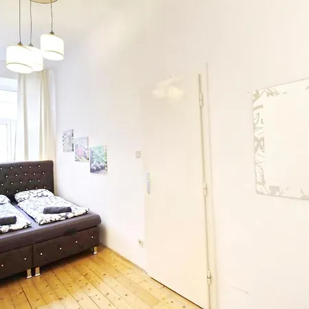 Comfortable Near Schoenbrunn Palace Hl Kwatera prywatna *