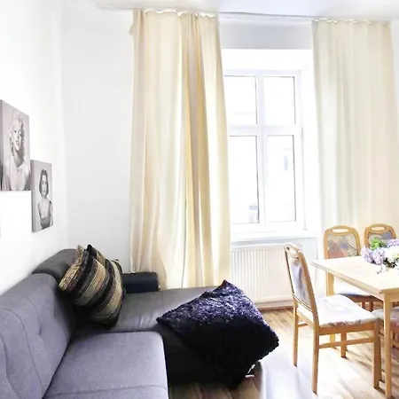 Comfortable Near Schoenbrunn Palace Hl