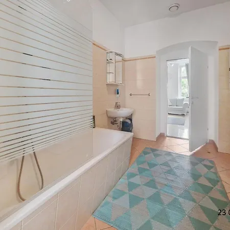 Three-bedroom Delight, King-size Beds *