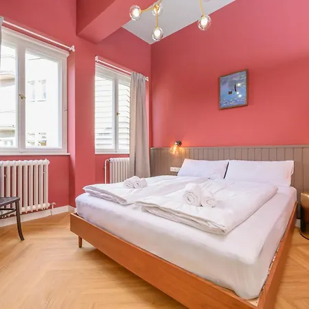 Palais Palffy Suits Apartment *