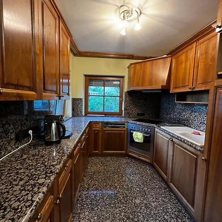 Central-vintage With Free Parking And 5min Walk To Metro