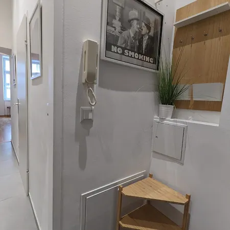 Renovated - 10 Min To Center Apartment Vienna