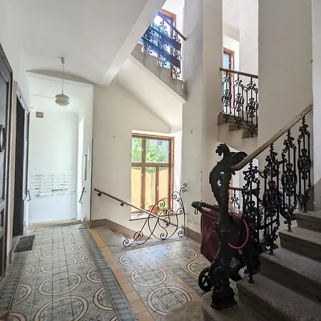 Renovated - 10 Min To Center Vienna