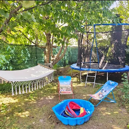 With Pool - Big Garden - Barbecue - Free Parking