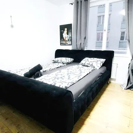 Modern In Millennium Area Apartment Wien