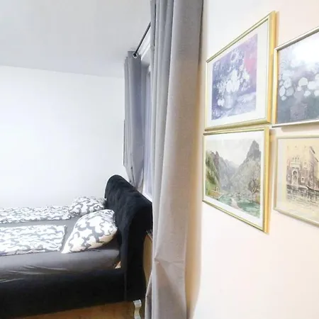 Modern In Millennium Area Apartment Wien