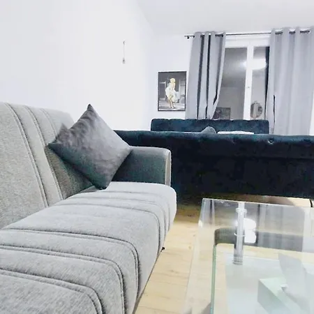 Modern In Millennium Area Apartment Wien