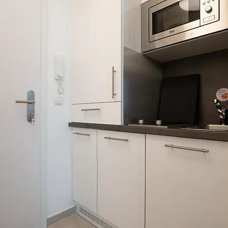 Bright & Modern In Center With A Queen Bed Apartmán