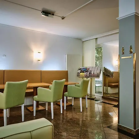 Deutschmeister Hotel 3*