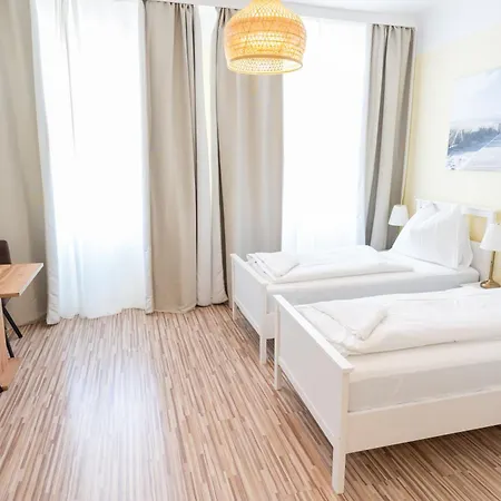 Schoenbrunn Hotel