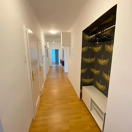 Apartamento Anzotika Apartment, *